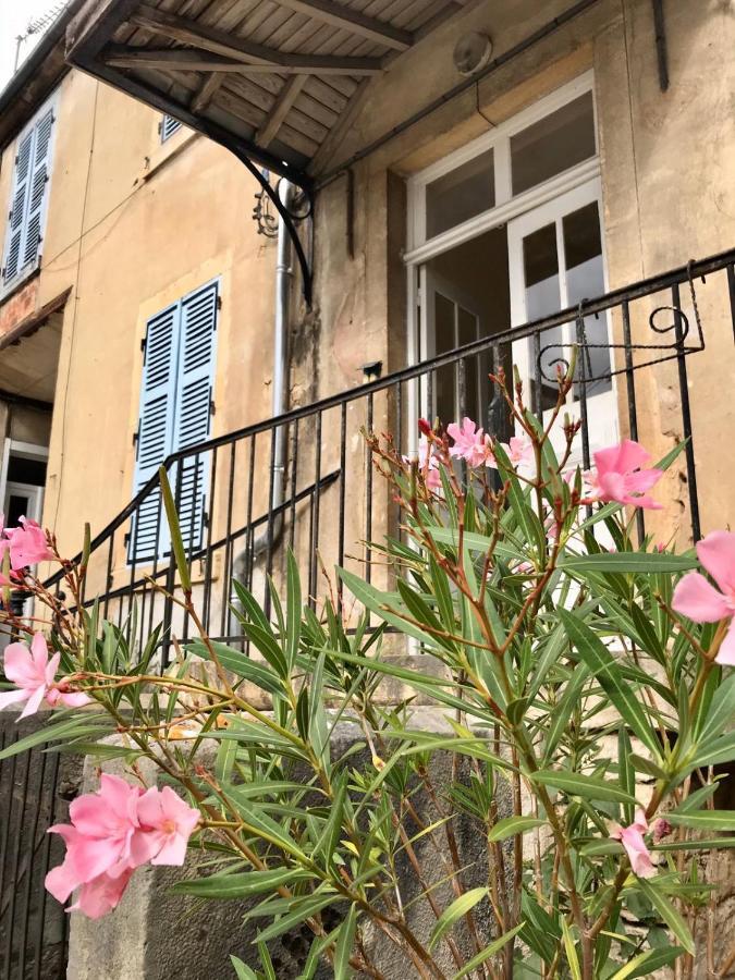 La Petite Cour Apartment Beaune  Bagian luar foto
